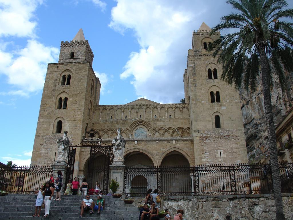 شقة Penthouse Duomo تْشيفالو الغرفة الصورة